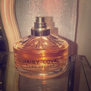 DAISY LOVE by Marc Jacobs